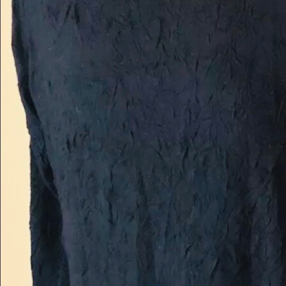 Donnez-Moi Women's Black Crepe Shirt Size Medium - Picture 4 of 4